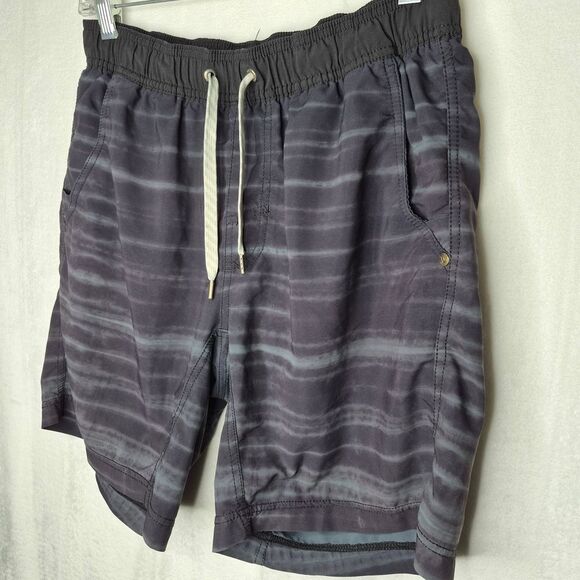Vuori Lined Striped Gray and Black Kore Shorts Size Small - Picture 2 of 8